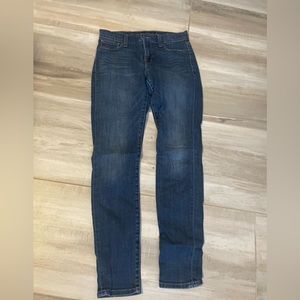 Lucky brand woman jeans. Mid rise. Size 27.
